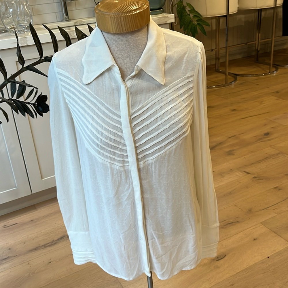 Elegant White Women's Top - Picture 2 of 10